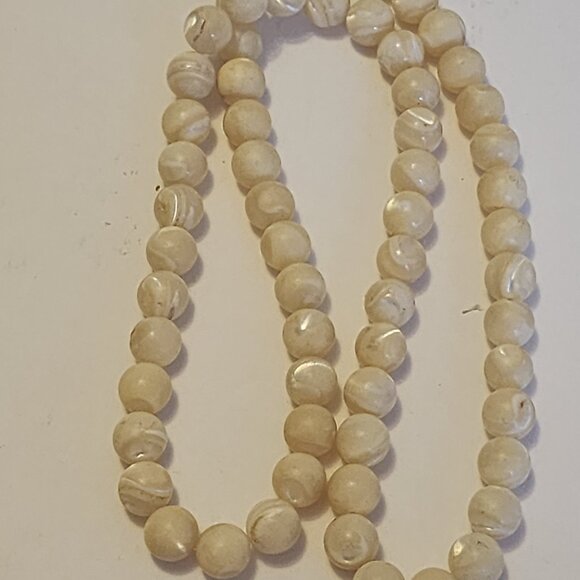 21" , Mother of Pearl Vintage  5 mm Lustrous Round Beads Necklace, Barrel Clasp - Picture 2 of 3